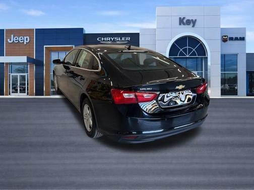 Mosaic Black Metallic 2022 Chevrolet Malibu 1LS