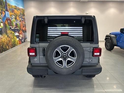 2022 Jeep Wrangler Unlimited Sport