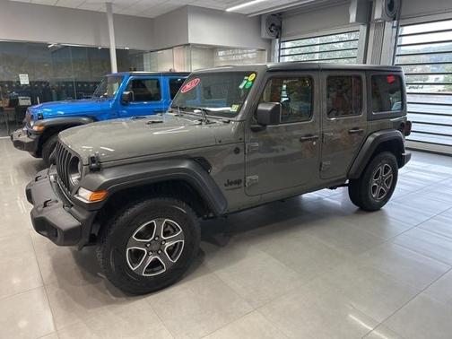 2022 Jeep Wrangler Unlimited Sport