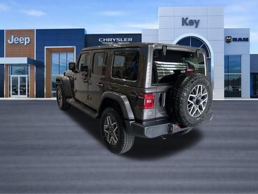 Granite Crystal Clearcoat Metallic 2025 Jeep Wrangler Sahara