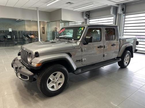 2021 Jeep Gladiator Sport