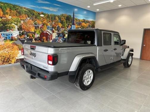 2021 Jeep Gladiator Sport