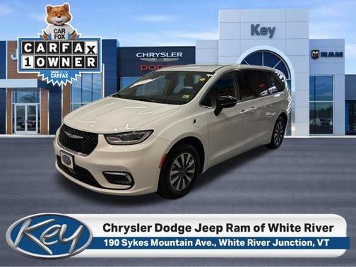 2024 Chrysler Pacifica Hybrid Select