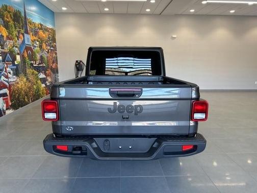 2023 Jeep Gladiator Sport
