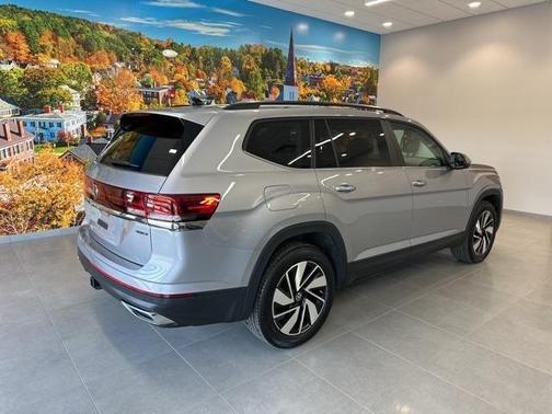 2025 Volkswagen Atlas 2.0T SE
