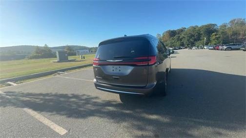 2021 Chrysler Pacifica Touring-L