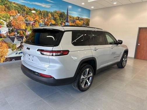2024 Jeep Grand Cherokee L Laredo
