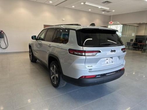 2024 Jeep Grand Cherokee L Laredo