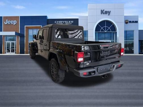Black Clearcoat 2026 Jeep Gladiator Sport