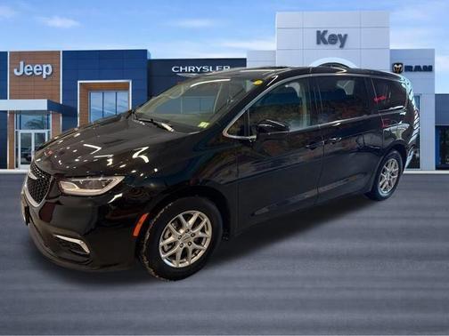 2024 Chrysler Pacifica Touring-L