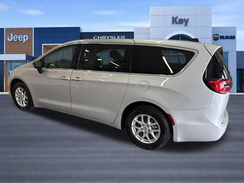 Silver Mist Clearcoat 2024 Chrysler Pacifica Touring-L