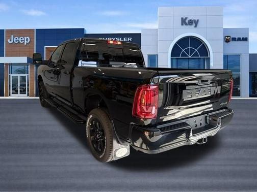 Diamond Black 2027 RAM 3500 Big Horn