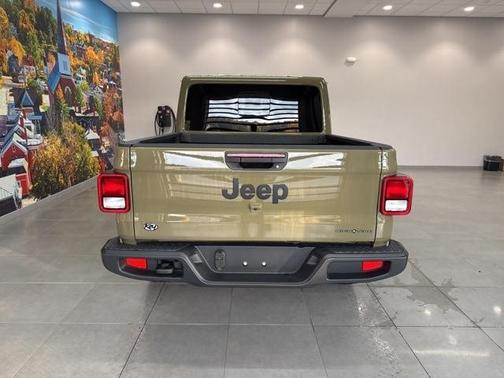 2025 Jeep Gladiator Sport