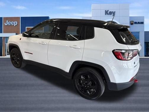 Bright White Clearcoat 2024 Jeep Compass Trailhawk