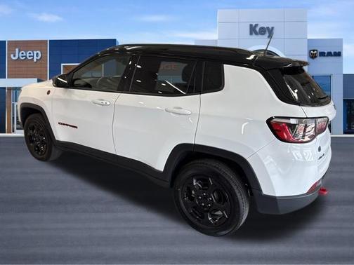 Bright White Clearcoat 2024 Jeep Compass Trailhawk