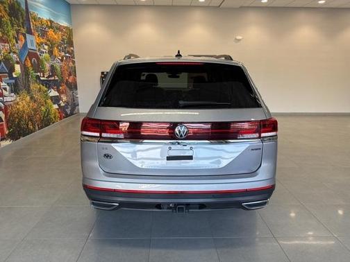 2024 Volkswagen Atlas 2.0T SE