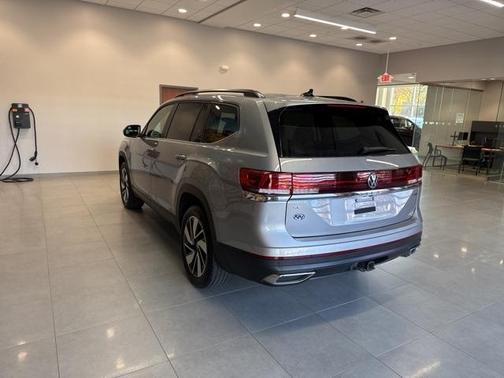 2024 Volkswagen Atlas 2.0T SE