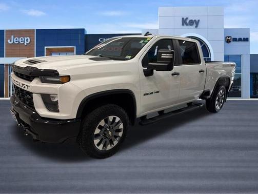 Summit White 2022 Chevrolet Silverado 2500 Custom