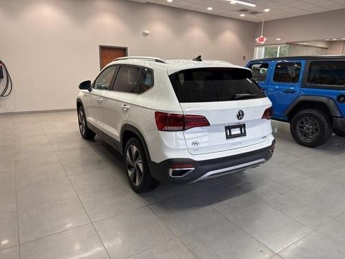 2024 Volkswagen Taos 1.5T SE