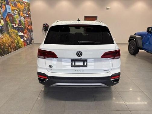 2024 Volkswagen Taos 1.5T SE