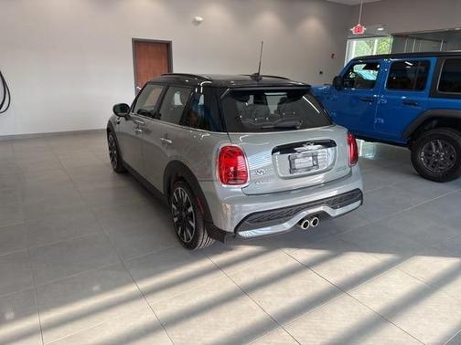2023 MINI Hardtop Cooper