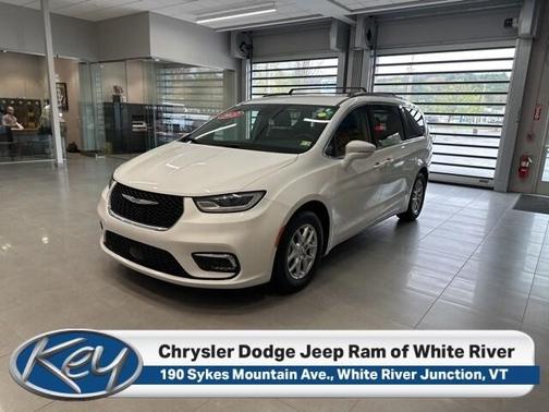 2022 Chrysler Pacifica Touring-L