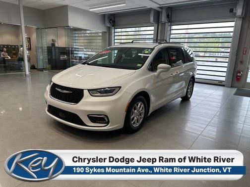 2022 Chrysler Pacifica Touring-L