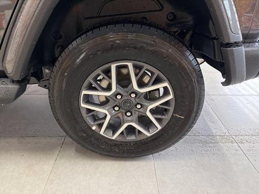 Granite Crystal Clearcoat Metallic 2026 Jeep Wrangler Sahara