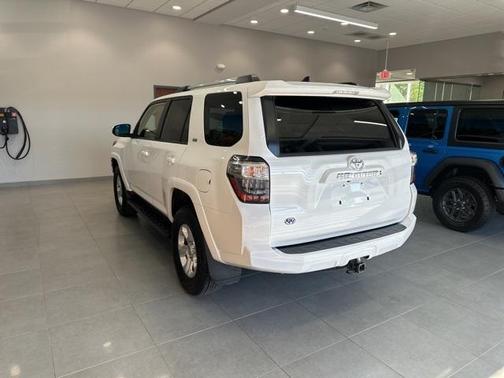 2024 Toyota 4Runner SR5