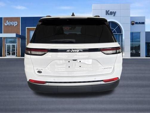 Bright White Clearcoat 2026 Jeep Grand Cherokee Limited