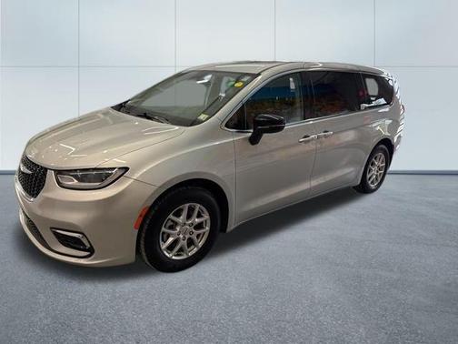 2024 Chrysler Pacifica Touring-L
