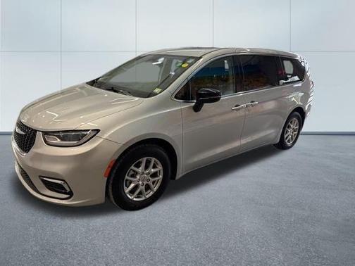 2024 Chrysler Pacifica Touring-L