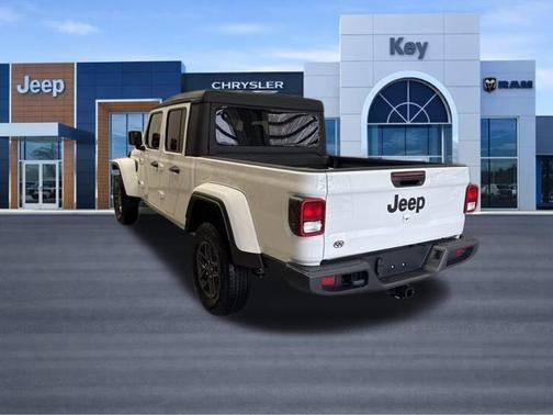 Bright White Clearcoat 2026 Jeep Gladiator Sport