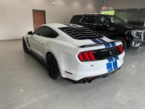 2017 Ford Shelby GT350 Base