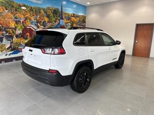 2023 Jeep Cherokee Altitude Lux