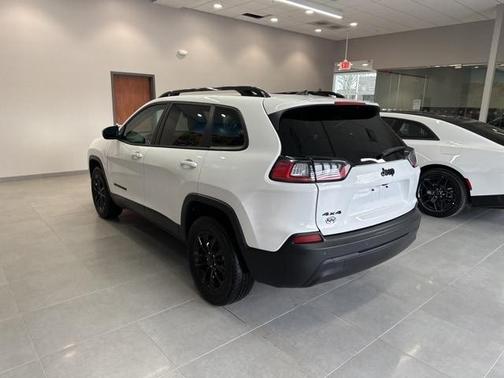 2023 Jeep Cherokee Altitude Lux