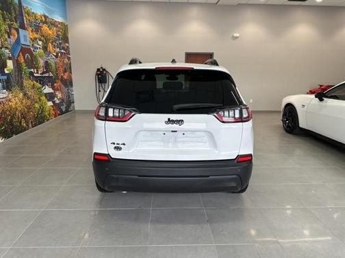 2023 Jeep Cherokee Altitude Lux