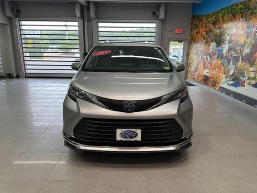 2023 Toyota Sienna XLE