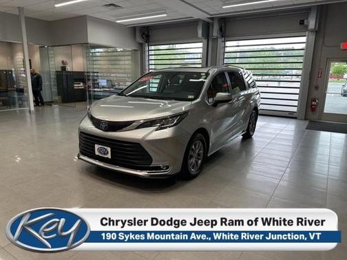 2023 Toyota Sienna XLE