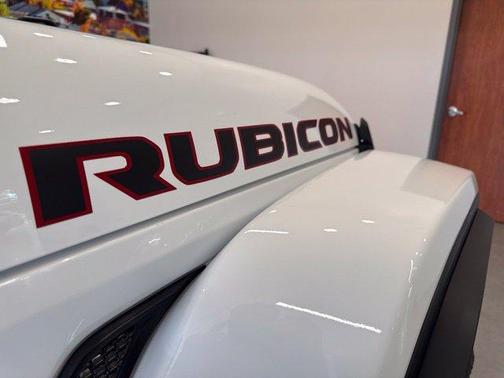 Bright White Clearcoat 2027 Jeep Wrangler Rubicon X