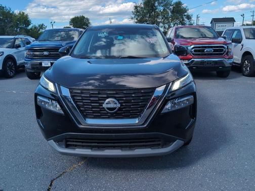 Super Black 2023 Nissan Rogue SV