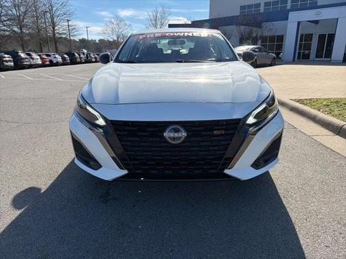 2025 Nissan Altima SR FWD