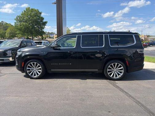 Diamond Black Crystal Pearlcoat 2023 Jeep Grand Wagoneer Obsidian 4x4