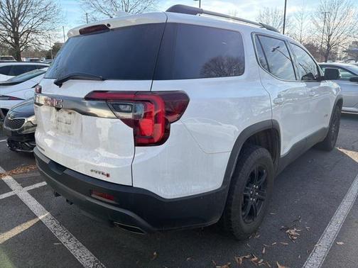 2023 GMC Acadia AWD AT4