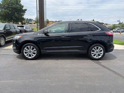Black Metallic 2020 Ford Edge Titanium
