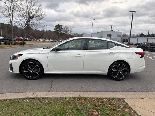 2024 Nissan Altima SR FWD