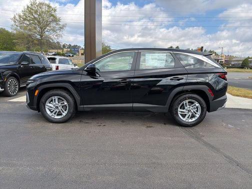 Phantom Black 2026 Hyundai TUCSON SE