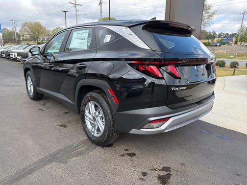 Phantom Black 2026 Hyundai TUCSON SE