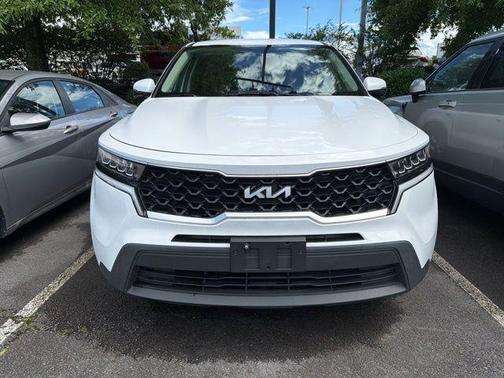 Glacial White Pearl 2023 Kia Sorento LX