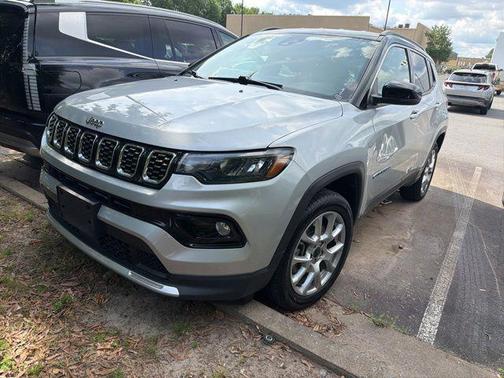 Silver Zynith Metallic Clearcoat 2025 Jeep Compass Limited